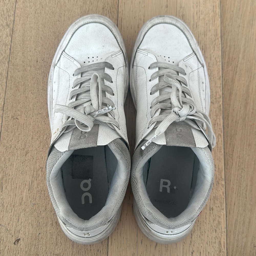 ON RUNNING ROGER men Size 9